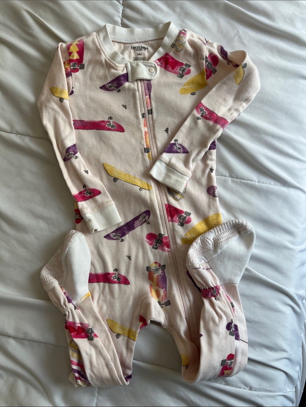 Burt’s Bees Baby 24mo Light Pink Footed One-Piece Zipper Skateboard Print